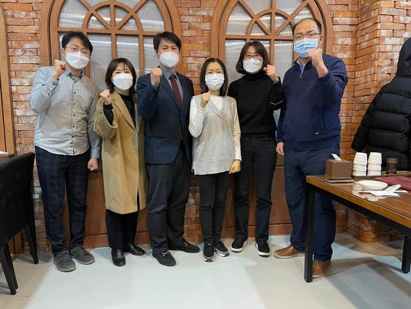 ◇(왼쪽부터)사업에 참여한 심희준, 김한성, 김범석, 심상민, 이지은, 전영준 한의사.